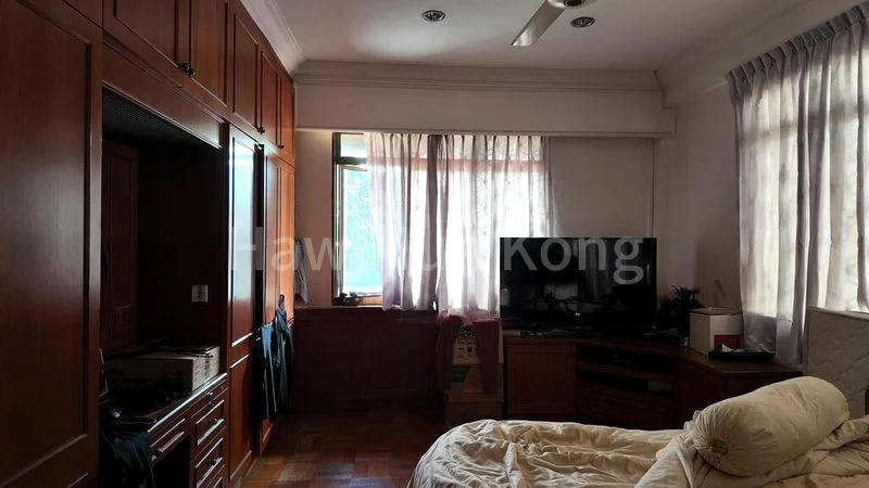 5 Bed Corner Terrace (Landed) for Sale in  Sennett Estate - Image 1