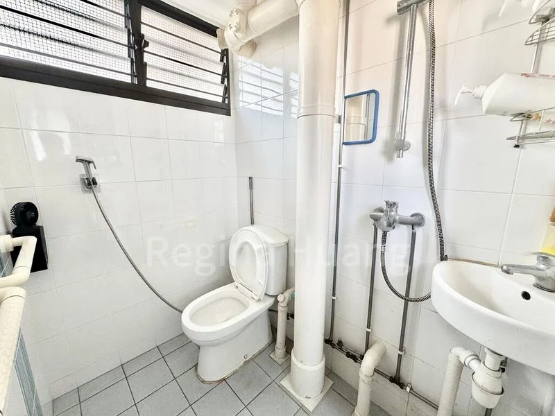 Common Room (HDB) for Rent in  379 Clementi Avenue 5 - Image 1