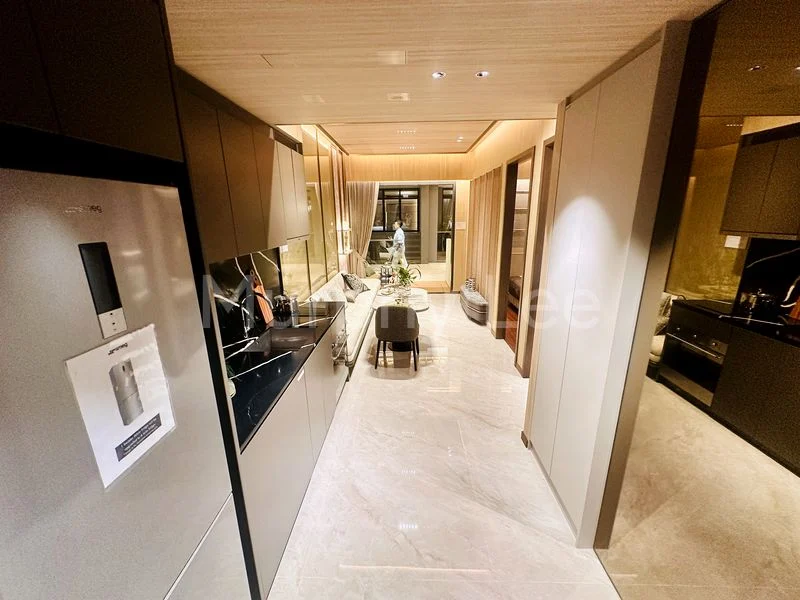 1 Bed Condo for Sale in One Marina Gardens - Image 2