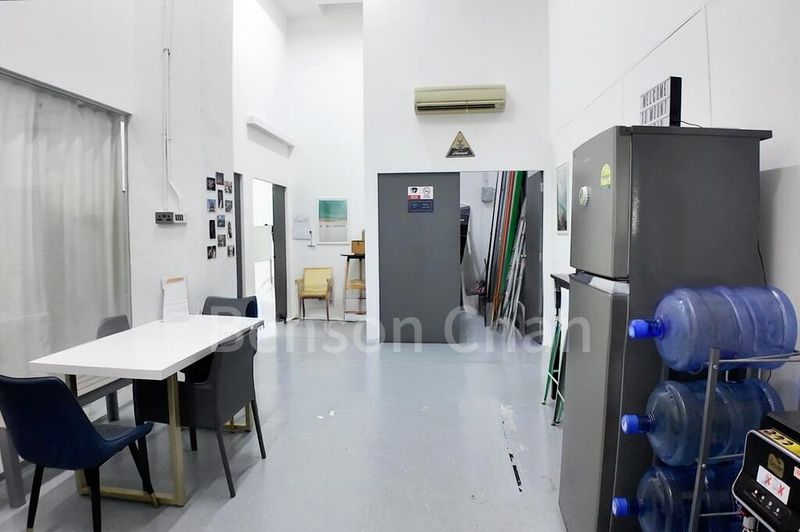 Light Industrial (B1) for Rent: Foo Wah Industrial Building - Image 4