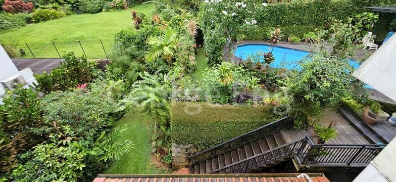 6 Bed Bungalow (Landed) for Sale in  Greenbank Park - Image 1