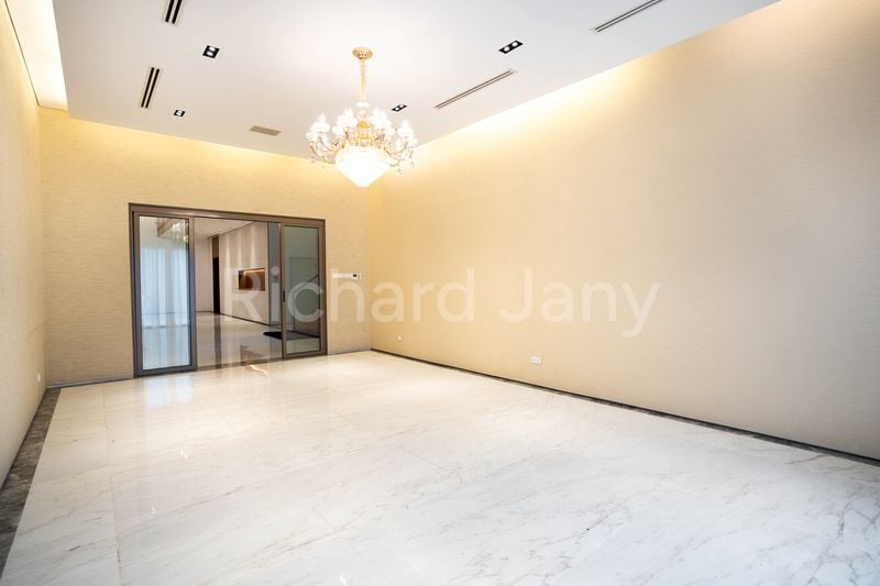 9+1 Bed Good Class Bungalow (Landed) for Rent in  Binjai Park - Image 40