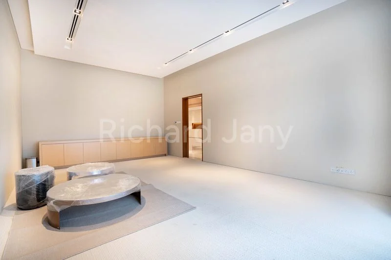 9+1 Bed Good Class Bungalow (Landed) for Rent in  Binjai Park - Image 12