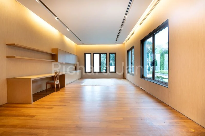 9+1 Bed Good Class Bungalow (Landed) for Rent in  Binjai Park - Image 21