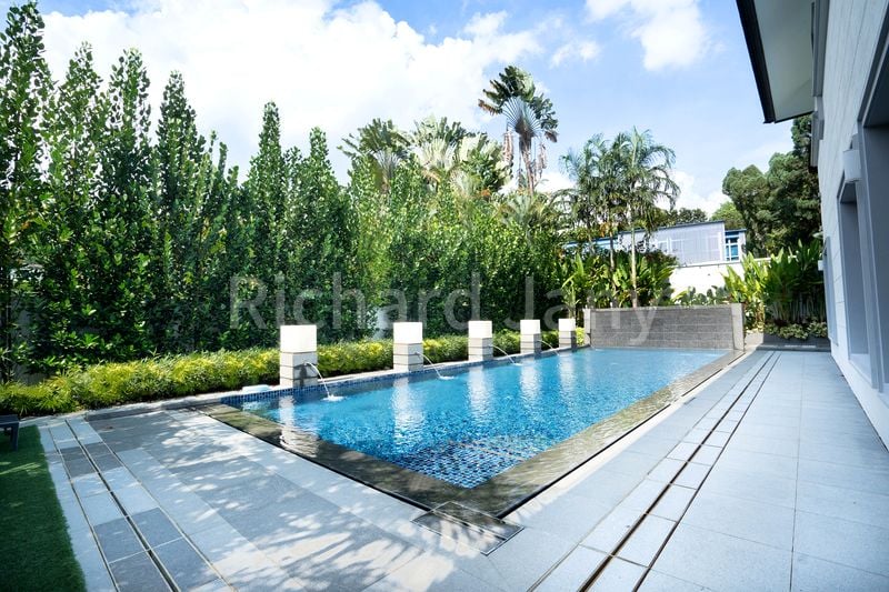 9+1 Bed Good Class Bungalow (Landed) for Rent in  Binjai Park - Image 6