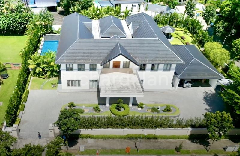 9+1 Bed Good Class Bungalow (Landed) for Rent in  Binjai Park - Image 1