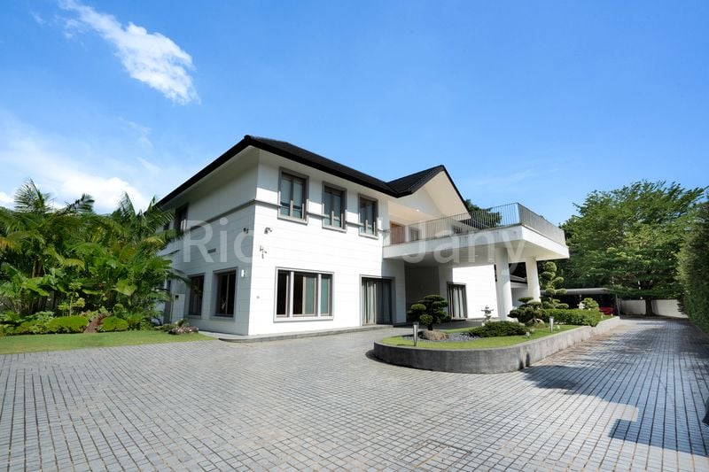 9+1 Bed Good Class Bungalow (Landed) for Rent in  Binjai Park - Image 2