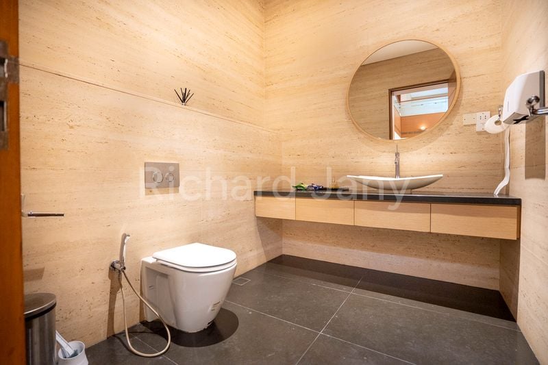 9+1 Bed Good Class Bungalow (Landed) for Rent in  Binjai Park - Image 24