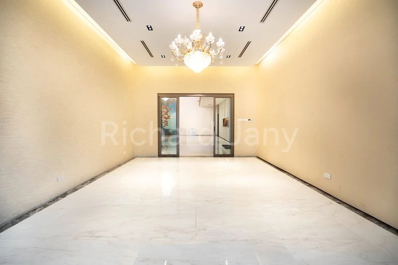 9+1 Bed Good Class Bungalow (Landed) for Rent in  Binjai Park - Image 39