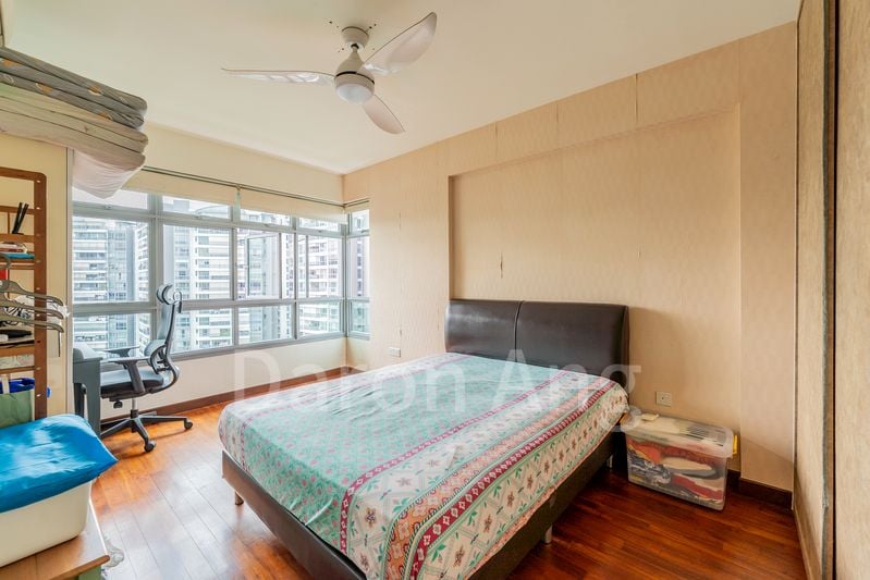 5 Room (5I) HDB for Sale in  477B Upper Serangoon View - Image 2