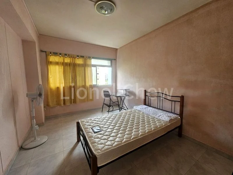 Common Room (HDB) for Rent in  246 Simei Street 5 - Image 1