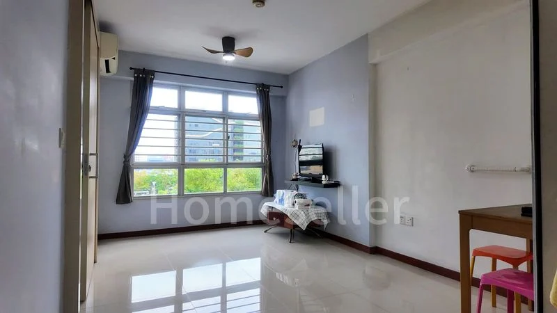 2 Room (2A) HDB for Sale in 140B Corporation Drive - Image 1