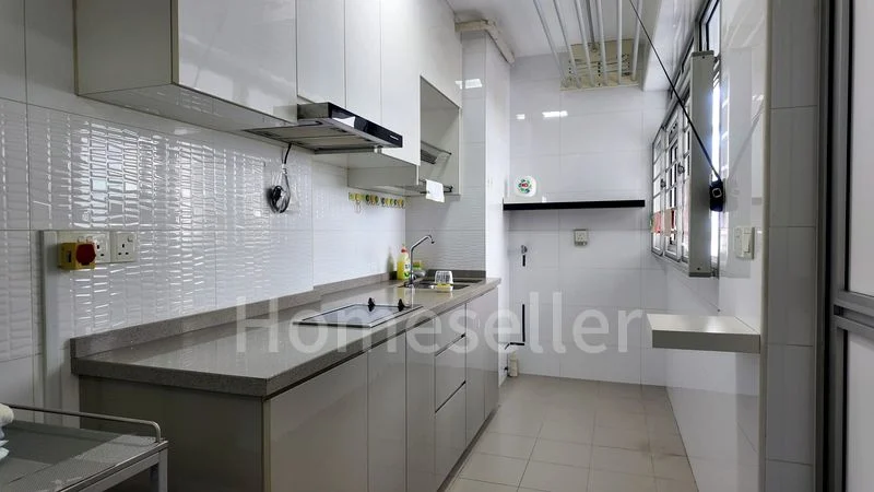 2 Room (2A) HDB for Sale in 140B Corporation Drive - Image 4