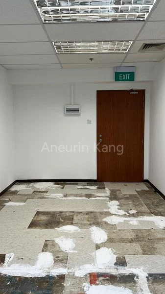 Office for Rent in  Hong Leong Building - Image 3
