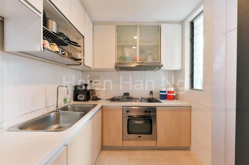 3 Bed Condo for Sale in  Tangerine Grove - Image 3