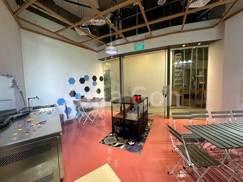 Other Retail for Sale: Alexandra Central Shop - Image 4