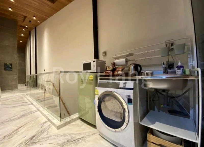 Room (Landed) for Rent in  Saint Francis Road - Image 9