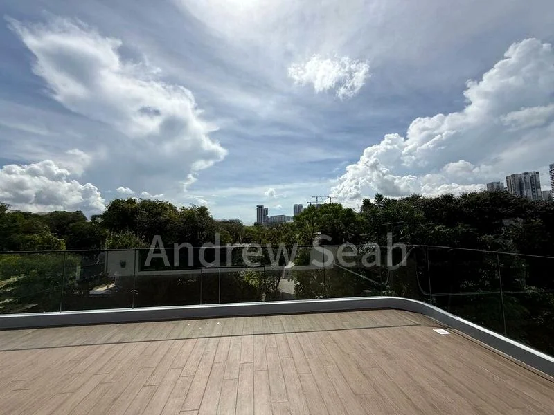 5 Bed Bungalow (Landed) for Sale in  Maryland Estate - Image 1