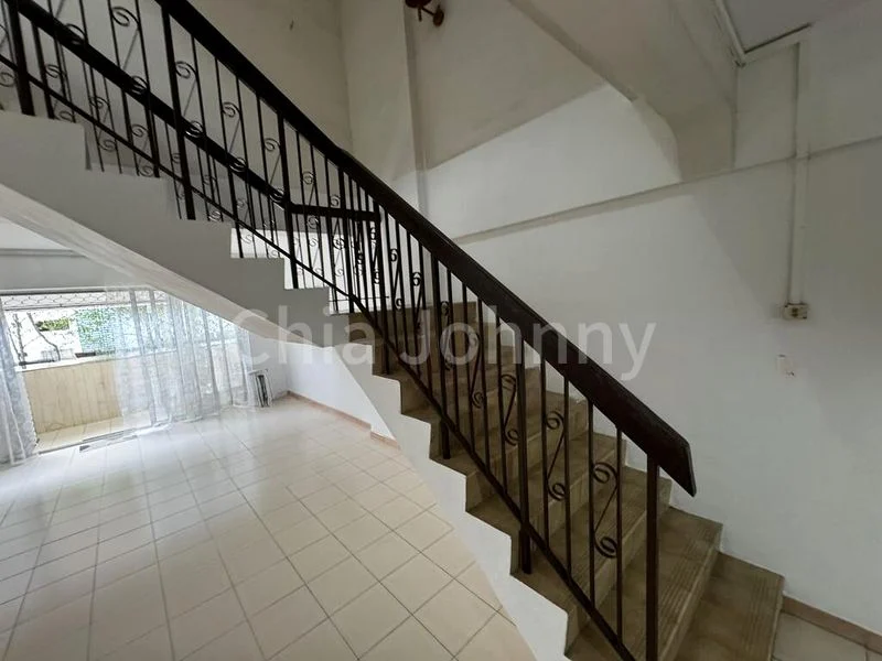 Maisonette HDB for Sale in  114 Clementi Street 13 - Image 1
