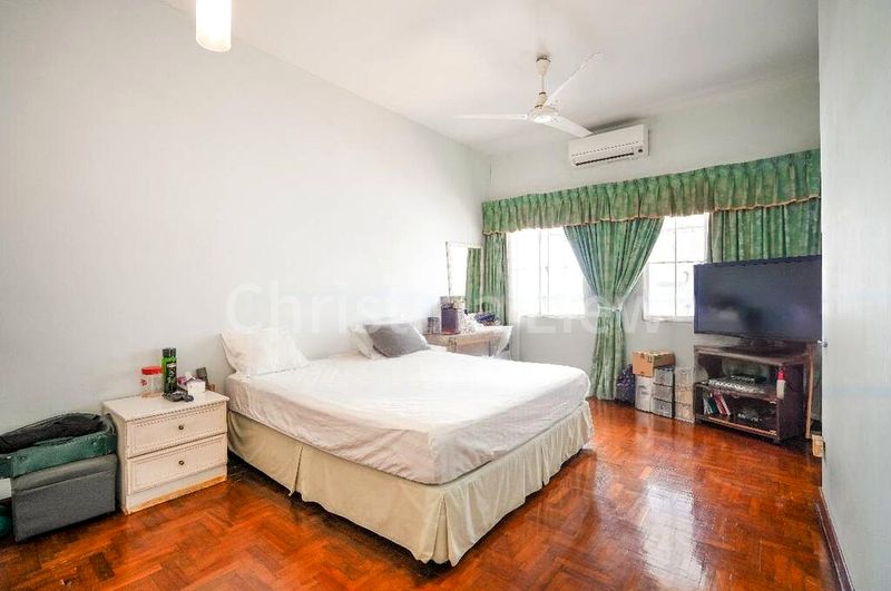 4 Bed Semi-Detached House (Landed) for Sale in  Picardy Gardens - Image 6