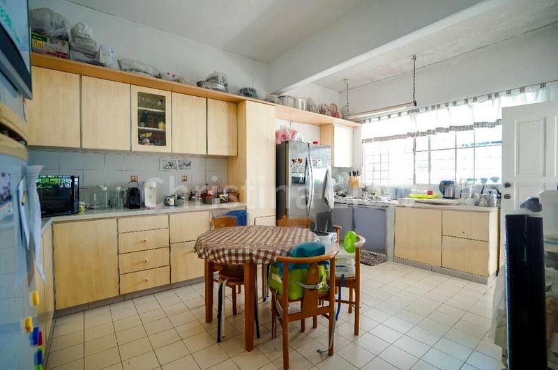 4 Bed Semi-Detached House (Landed) for Sale in  Picardy Gardens - Image 3