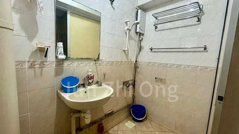 Common Room (HDB) for Rent in  118D Jalan Membina - Image 1