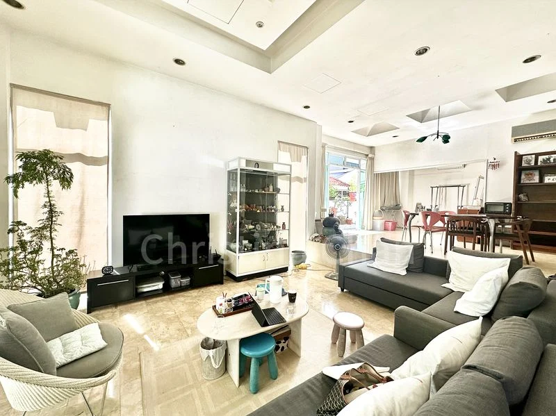 4+1 Bed Semi-Detached House (Landed) for Sale in  Fir Avenue - Image 1