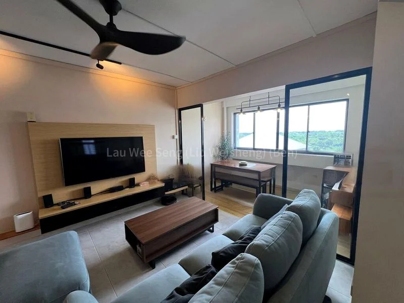 5 Room (5I) HDB for Sale in 512 Choa Chu Kang Street 51 - Image 1