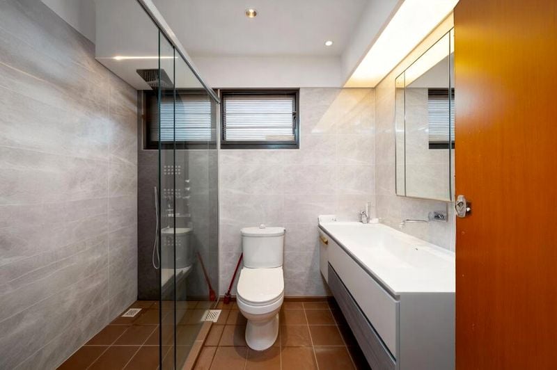 5 Room (5I) HDB for Sale in  274A Compassvale Bow - Image 9