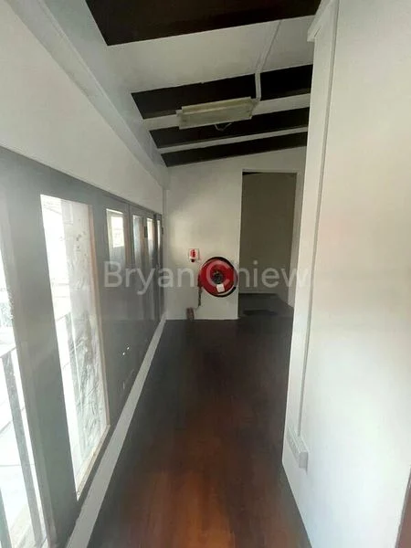 Shop / Shophouse for Rent: Stanley Street Shophouse - Ideal for Various Trades - Image 3