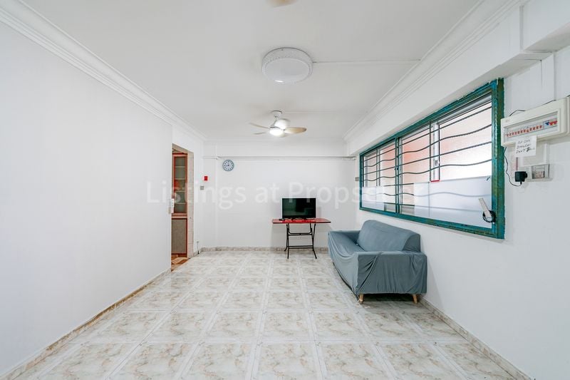 4 Room (4S) HDB for Sale in 727 Yishun Street 71 - Image 1