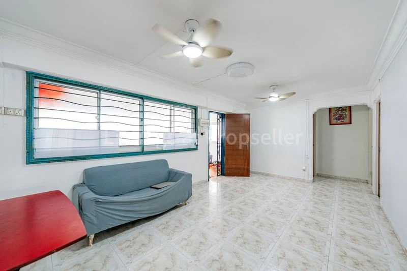 4 Room (4S) HDB for Sale in 727 Yishun Street 71 - Image 2