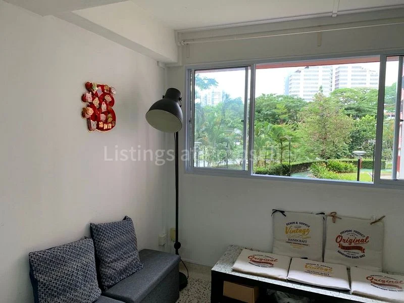 3 Room (3I) HDB for Sale in 128 Bukit Merah View - Image 2