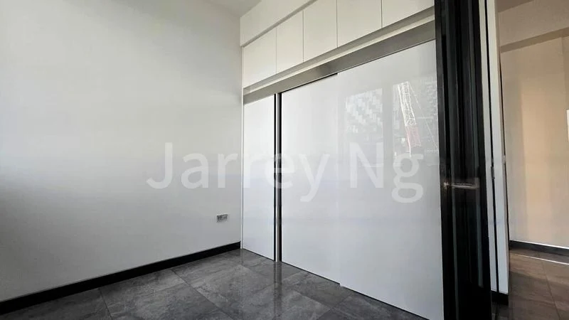 1 Bed Condo for Rent in Midtown Bay - Image 2
