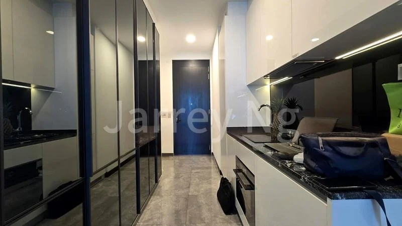 1 Bed Condo for Rent in Midtown Bay - Image 4