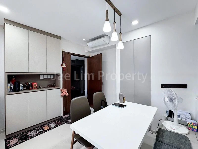 3 Bed Executive Condo for Sale in  The Visionaire - Image 3