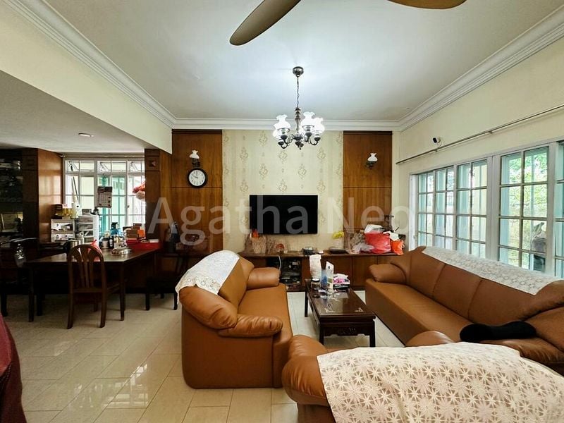 5 Bed Corner Terrace (Landed) for Sale in  Upper Paya Lebar Road - Image 2