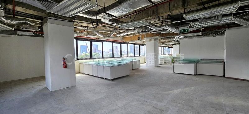 Office for Rent: Albert Complex - Image 3