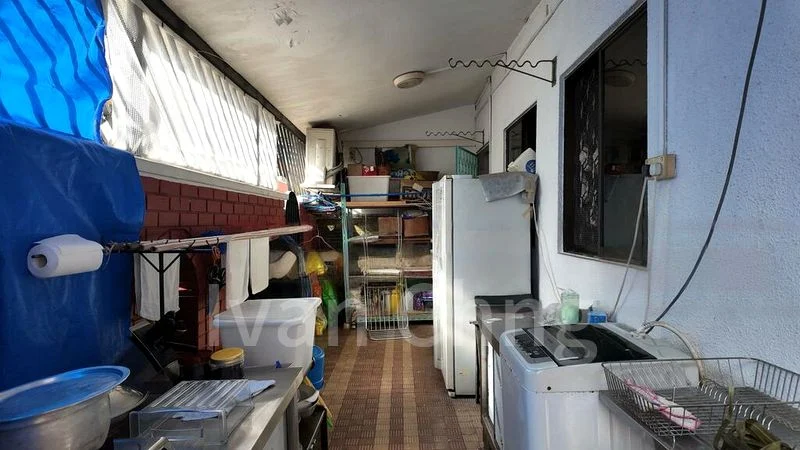 5 Bed Corner Terrace (Landed) for Sale in  Sennett Estate - Image 19