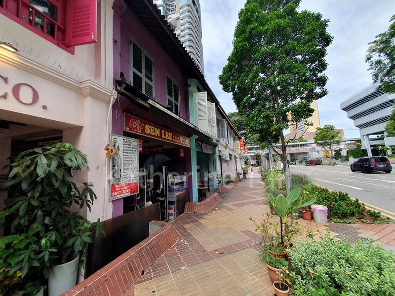 Shop / Shophouse for Rent: Beach Road - Image 2