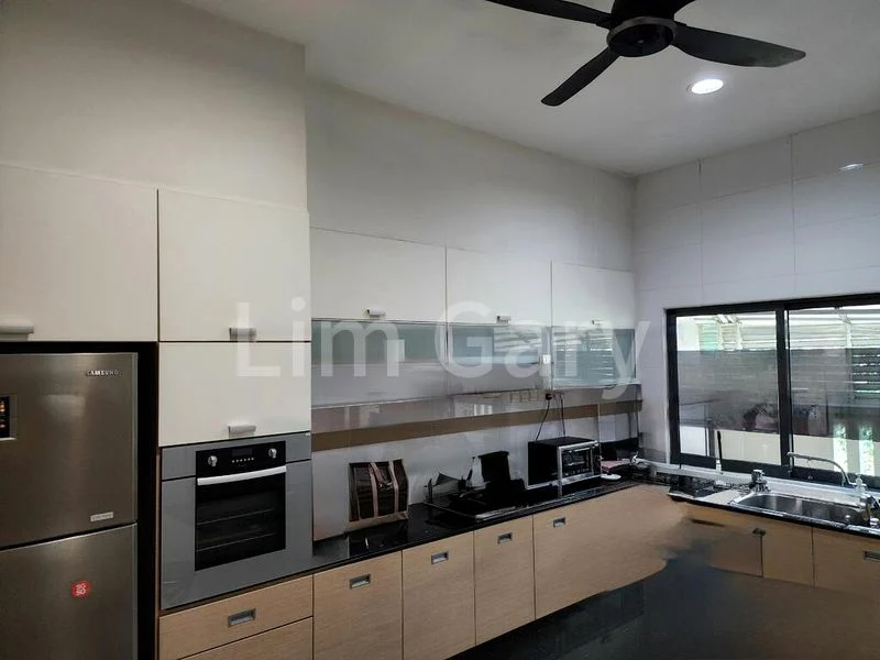 5 Bed Semi-Detached House (Landed) for Sale in King's Road - Image 5