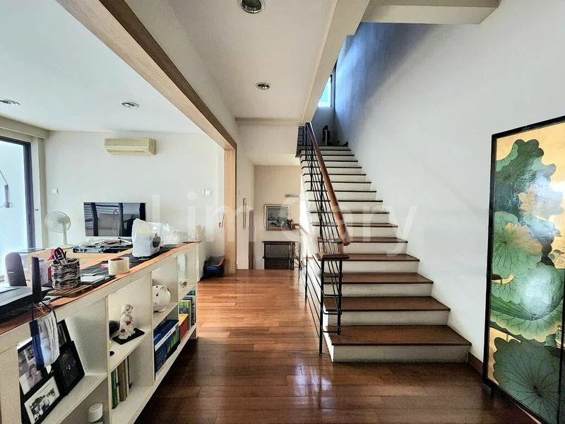 5 Bed Semi-Detached House (Landed) for Sale in King's Road - Image 10