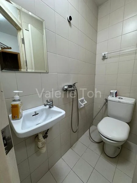 Common Room (Condo) for Rent in  Water Place - Image 5