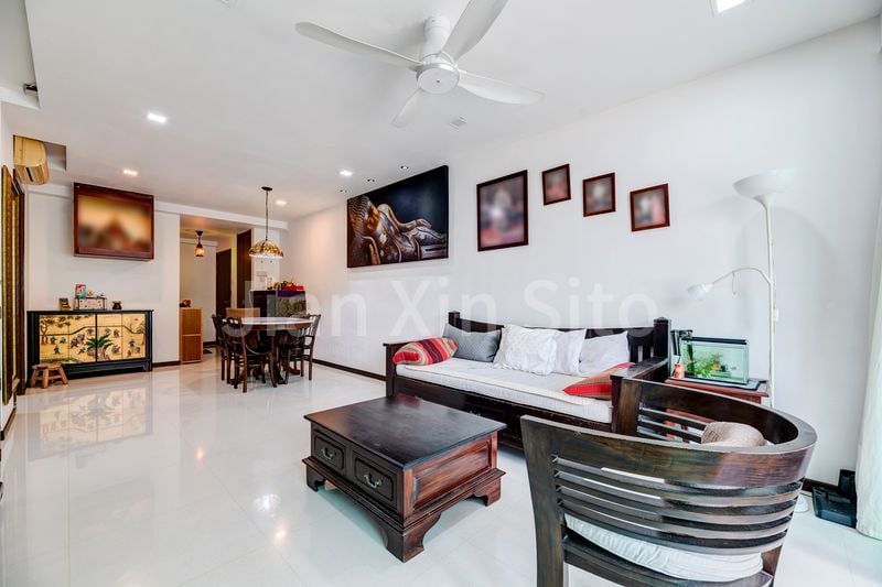 3 Bed Condo for Sale in  The Esparis - Image 2