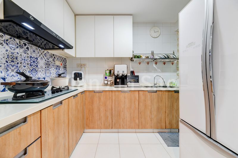 3 Bed Condo for Sale in  The Esparis - Image 11