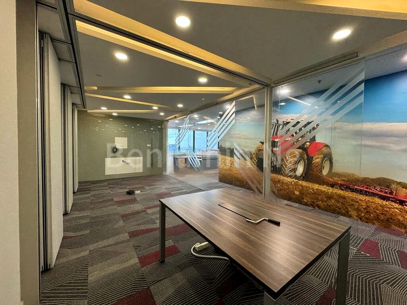 Office for Rent: United Square - Image 5