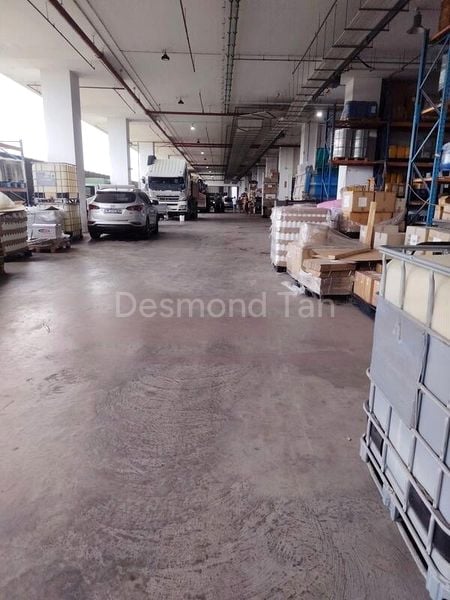 Gold Pine Industrial Building - Image 4