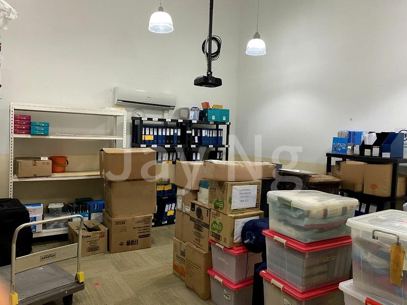 Light Industrial (B1) for Rent: Foo Wah Industrial Building - Image 12