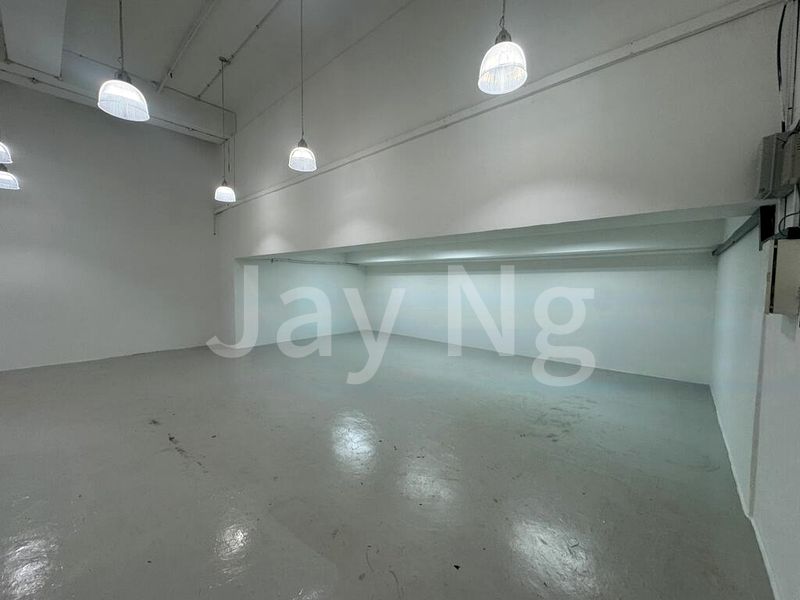 Light Industrial (B1) for Rent: Foo Wah Industrial Building - Image 3