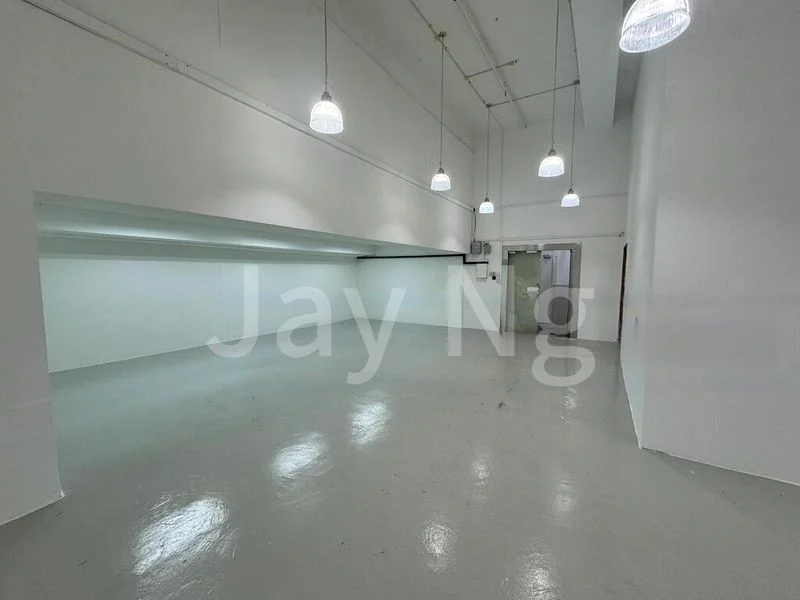 Light Industrial (B1) for Rent: Foo Wah Industrial Building - Image 2